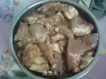 Make Guangdong rice dumplings step 1