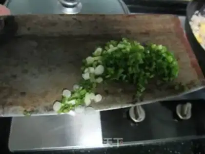 Make Fried rice with minced pork and egg step 3