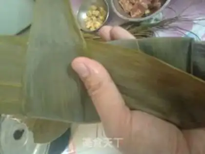 Make Guangdong rice dumplings step 6