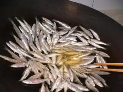Make Pan-fried river fish step 2