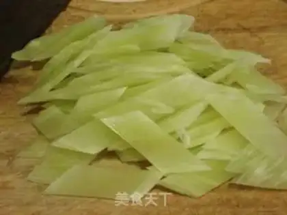 Make stir-fried ham with lettuce step 0
