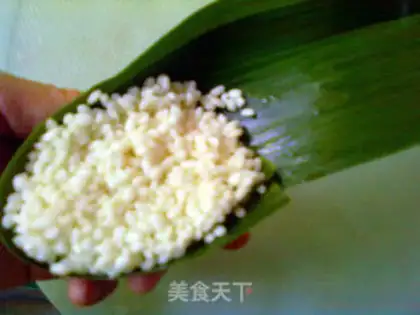 Make zongzi step 7