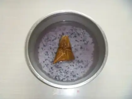 Make Black fragrant glutinous rice dumplings step 5