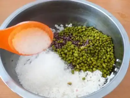 Make Purple glutinous eight-treasure rice dumplings step 2
