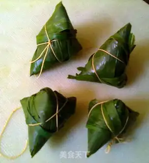 Make zongzi step 11