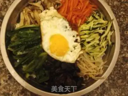 Make Home version of Korean bibimbap step 10