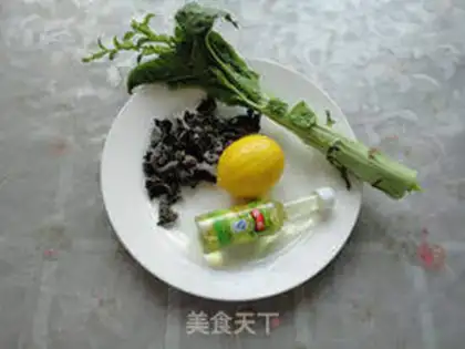 Make Black fungus mixed with shredded bamboo shoots step 0