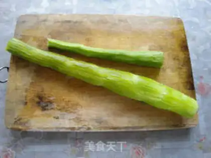 Make Black fungus mixed with shredded bamboo shoots step 1