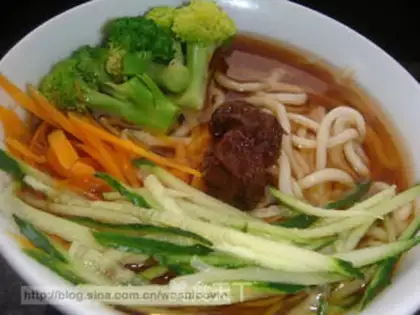 Make Cold noodles with shredded cucumber step 4