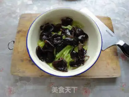 Make Black fungus mixed with shredded bamboo shoots step 5