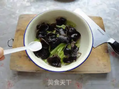 Make Black fungus mixed with shredded bamboo shoots step 6