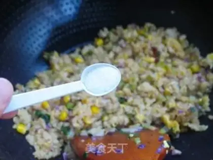 Make Celery, Purple Ganlan and Egg Fried Rice step 6