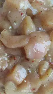 Make Toothpick and cumin diced chicken step 0