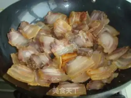 Make Stewed bacon with green radish step 4