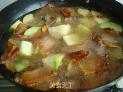 Make Stewed bacon with green radish step 7