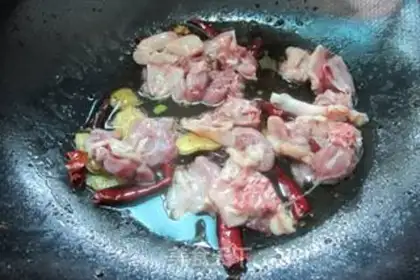 Make Chocolate flavor two-color steamed buns step 0