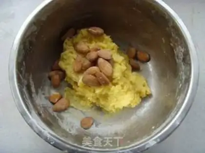 Make Italian almond crisp step 5