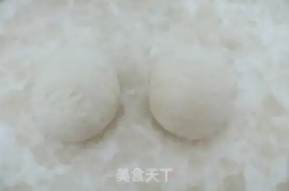 Make Chocolate flavor two-color steamed buns step 5