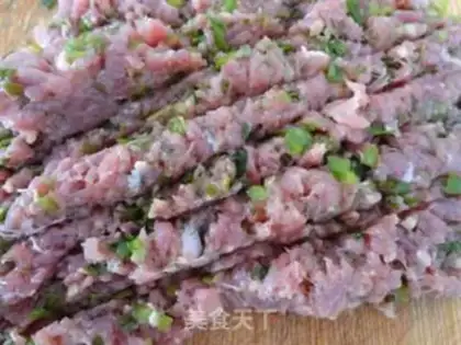 Make fried dumplings with fennel and beef step 4