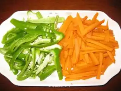 Make Spicy shredded pork step 1