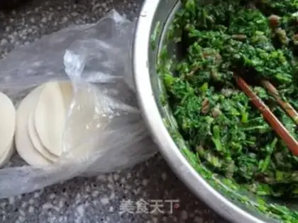 Make fried dumplings with fennel and beef step 5