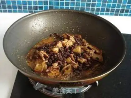 Make stir-fried pork with black bean sauce step 8