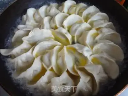 Make fried dumplings with fennel and beef step 7
