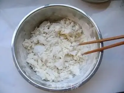Make Steamed buns with onion and pork step 0