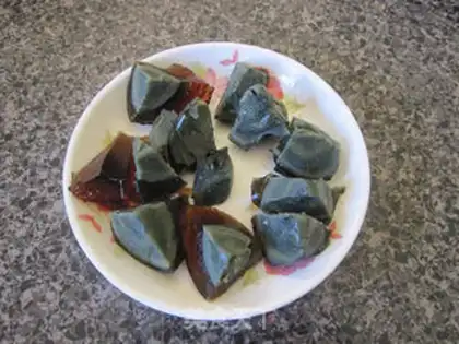 Make Preserved egg in soup with purple shellfish step 0
