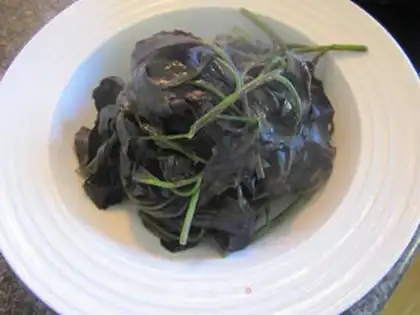 Make Preserved egg in soup with purple shellfish step 5