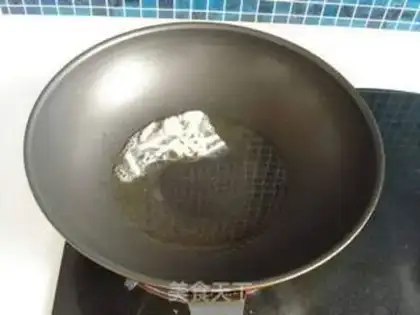 Make stir-fried shrimp with shredded radish step 2