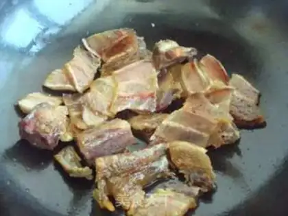 Make Braised bacon with green beans step 4