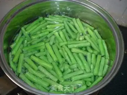 Make Corn shrimp mixed with cowpea step 1