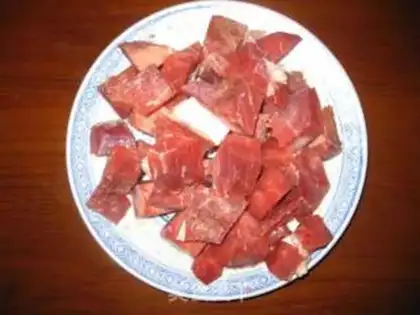 Make Tomato beef soup step 1