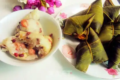 Make Peanut lotus seed meat rice dumplings step 9