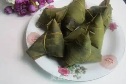 Make Peanut lotus seed meat rice dumplings step 10
