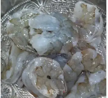 Make Pineapple salad shrimp step 0