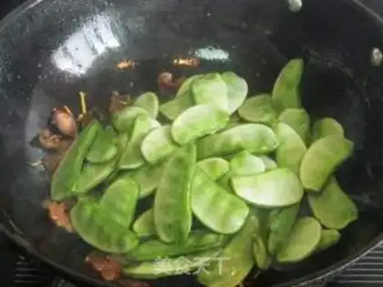 Make stir-fried bacon with green lentils step 3
