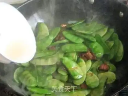 Make stir-fried bacon with green lentils step 4