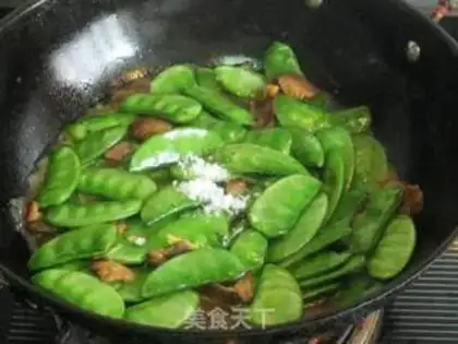 Make stir-fried bacon with green lentils step 5