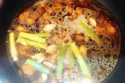 Make Noodles with fried sauce with pork belly step 4