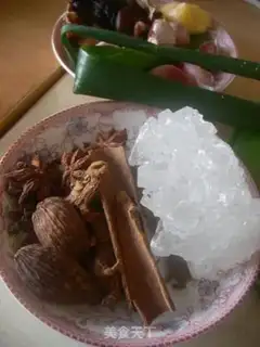 Make New type of braised pork with beer step 2