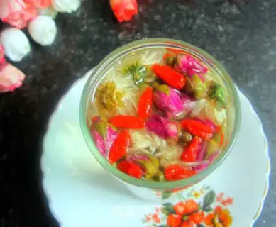 Make The chrysanthemum makes tea step 2