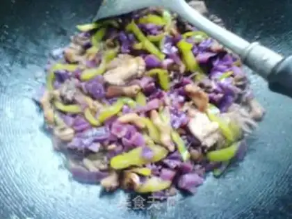 Make stir-fried chicken offal with purple cabbage step 7