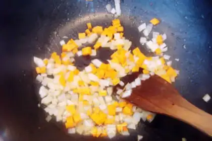 Make Noodles with fried sauce with pork belly step 8
