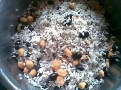 Make Black bean and peanut rice dumplings step 5