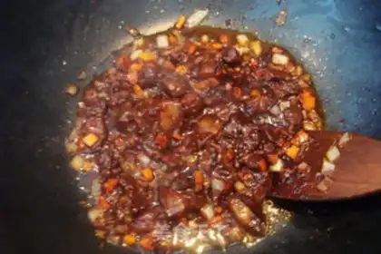 Make Noodles with fried sauce with pork belly step 9