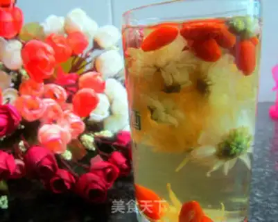 Make The chrysanthemum makes tea step 4