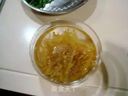Make Noodles with pickled mustard and pepper step 0
