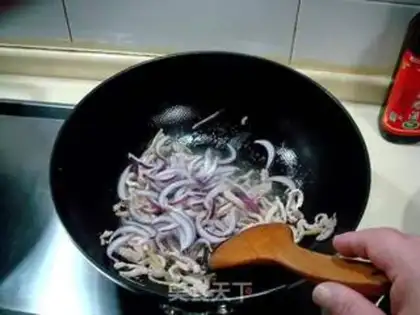 Make Noodles with pickled mustard and pepper step 4